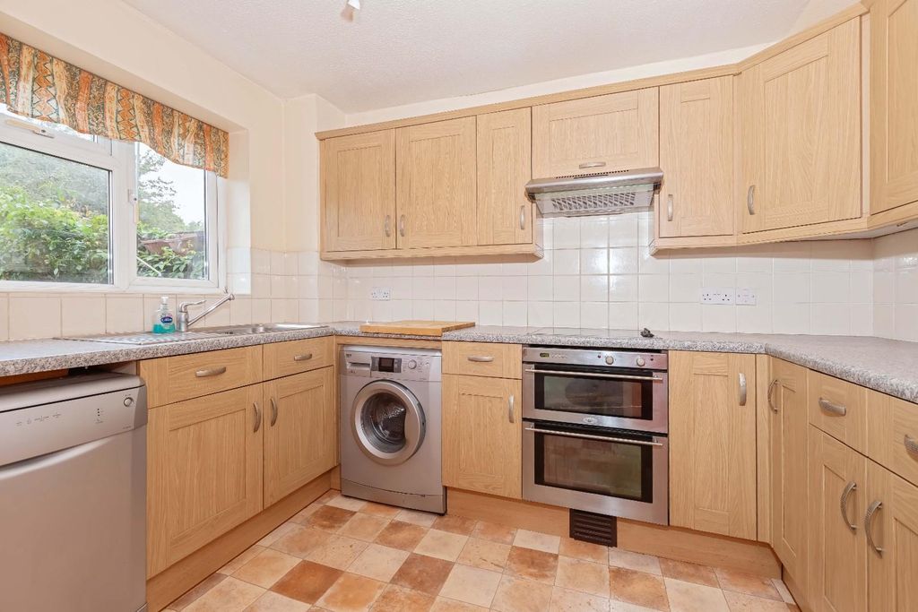 Property photo 2 of 15 Juniper Close_5.Jpg