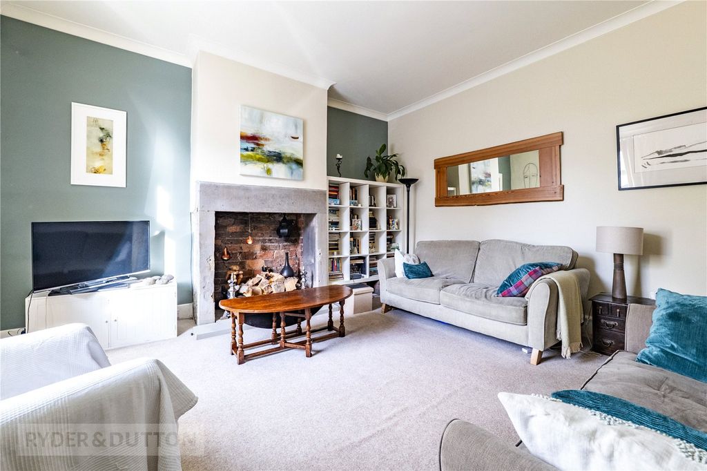 Property photo 2 of 21 Sitting Room