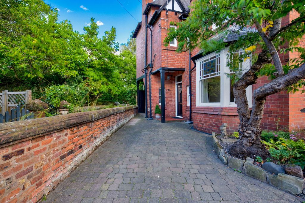 Property photo 3 of 46