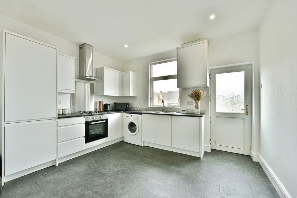 Property photo 2 of 17 Photo