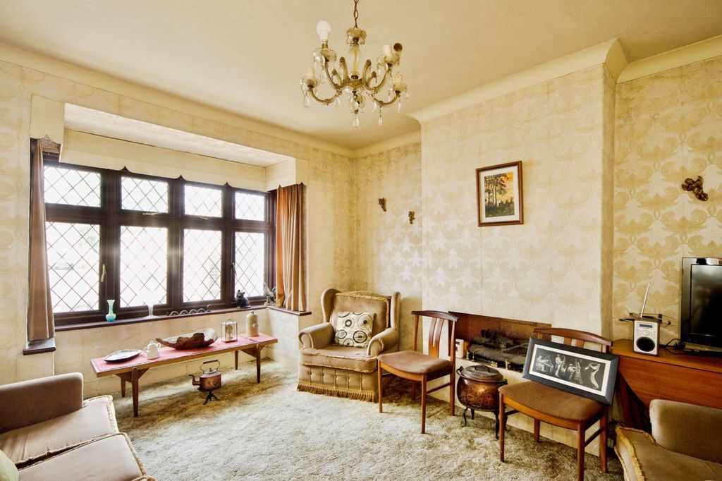 Property photo 2 of 16 Pbox-Img.Jpg