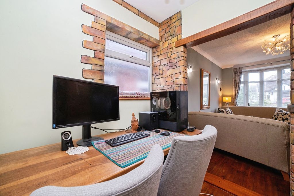 Property photo 3 of 17 Study/Dining
