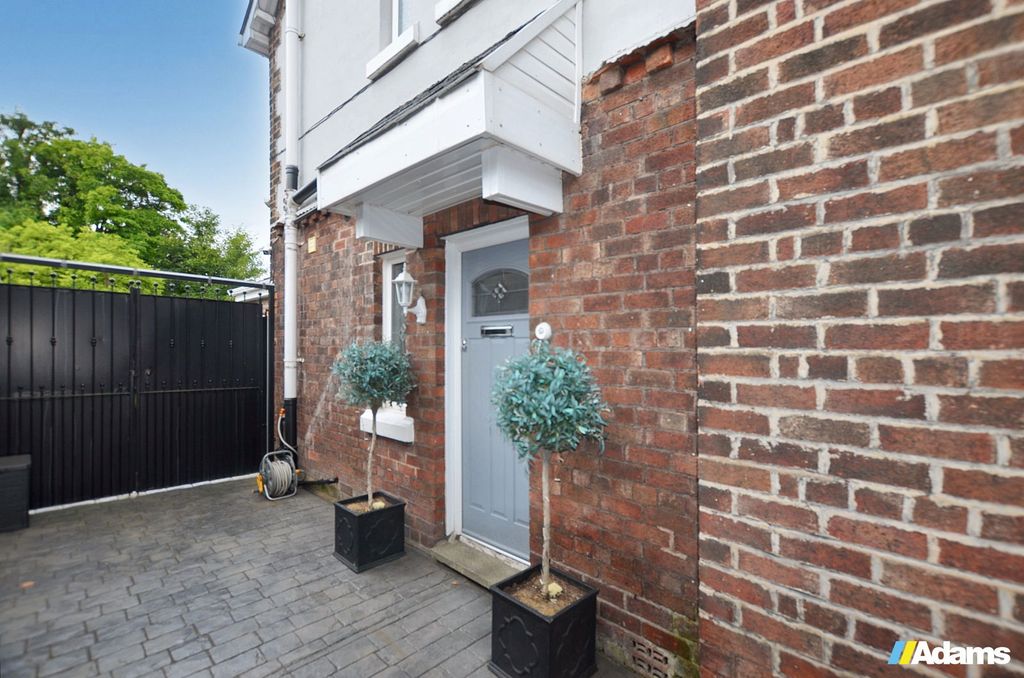 Property photo 3 of 35