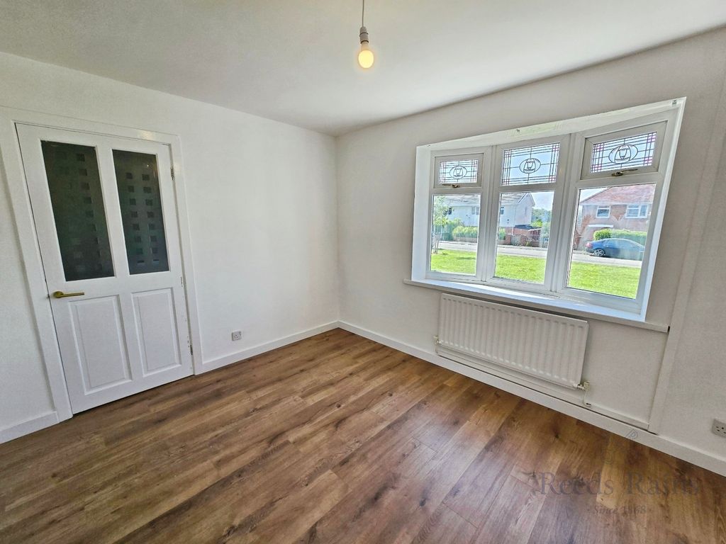 Property photo 3 of 17 Dining Room