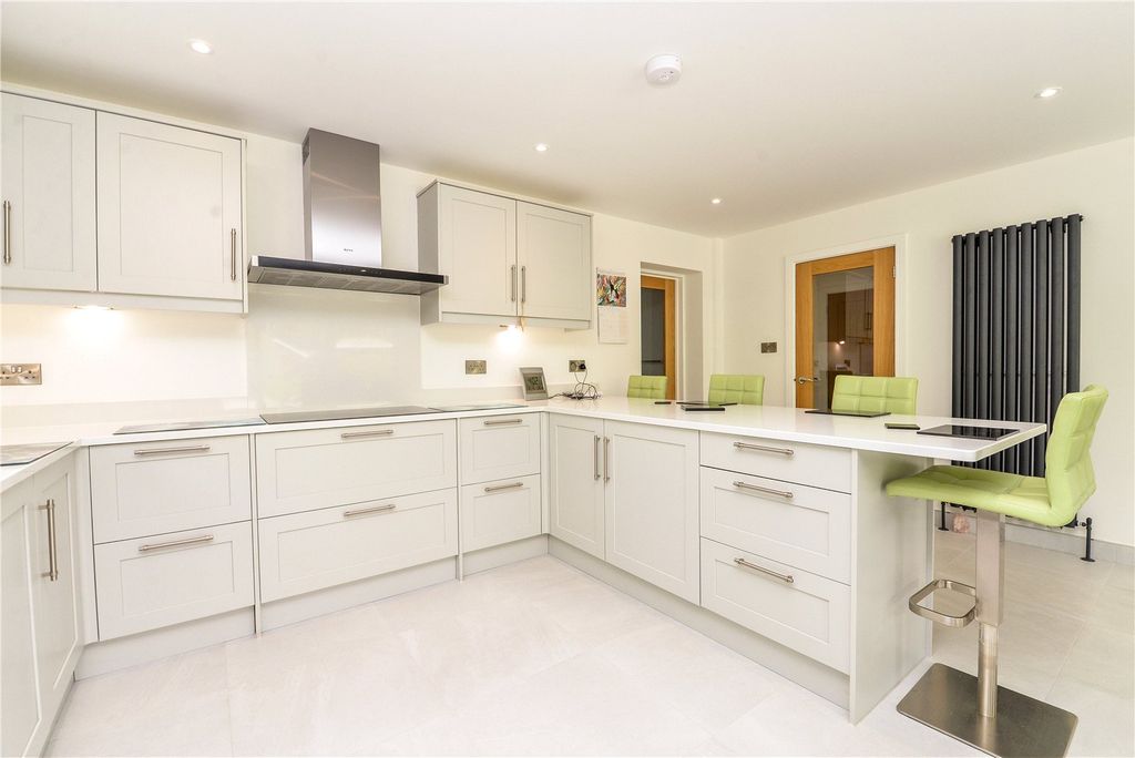 Property photo 3 of 25 Picture No. 33