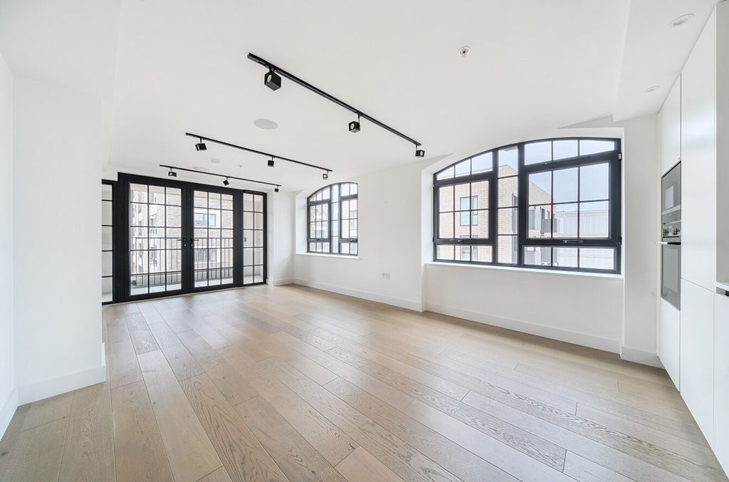 Property photo 3 of 18 1375650-21-6911Cb...