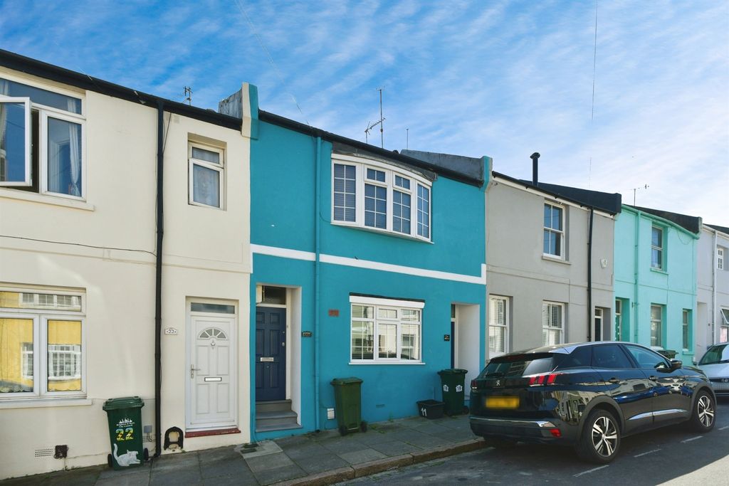 Property photo 1 of 12