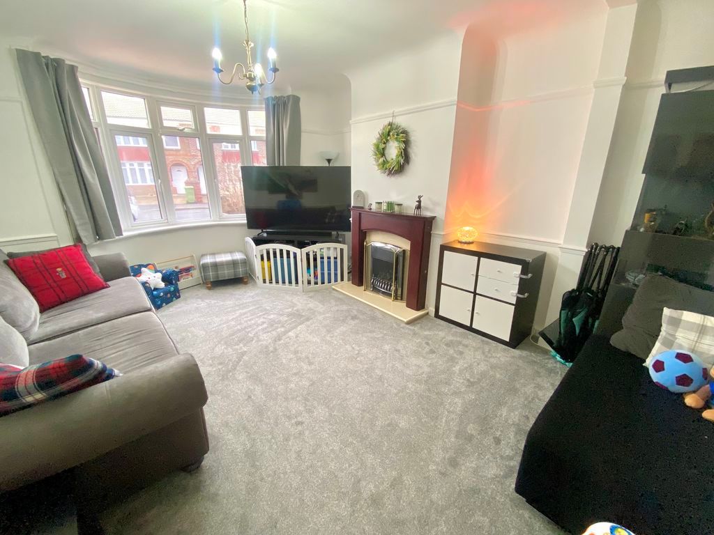 Property photo 2 of 15 Lounge