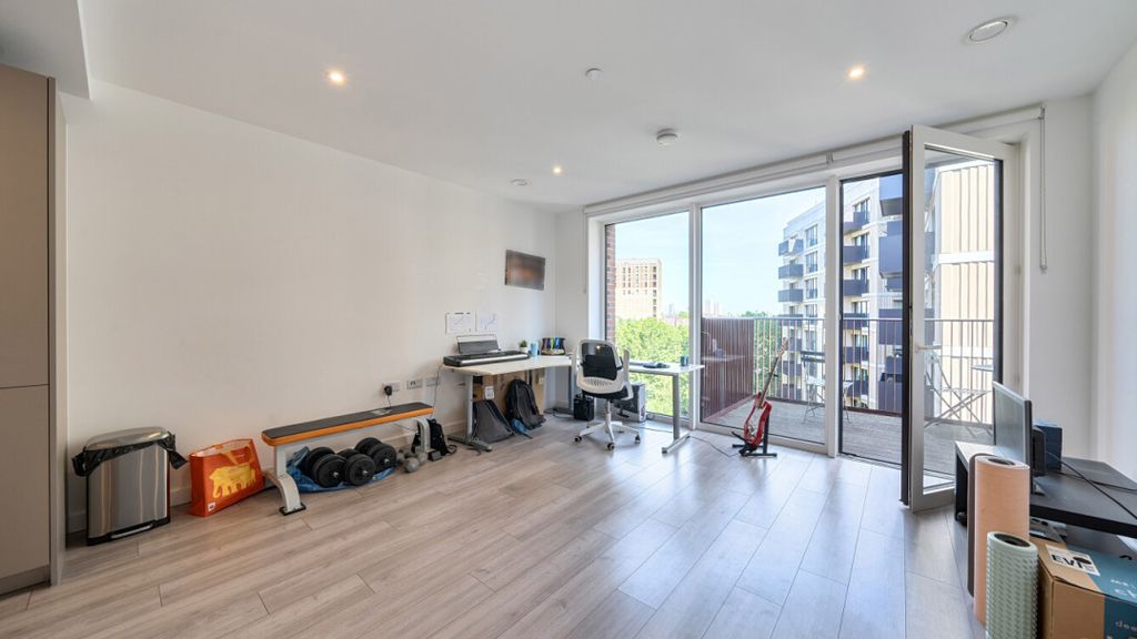 Property photo 2 of 16