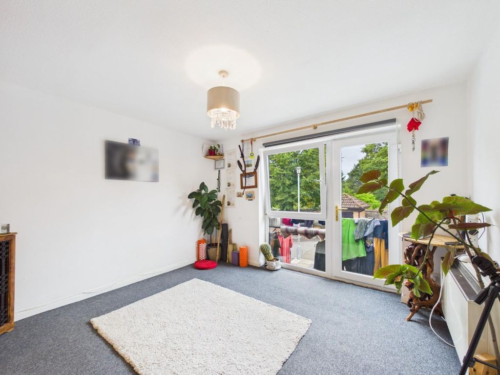 Property photo 1 of 17 Cam01576G0-Pr0407-Still014.Jpg