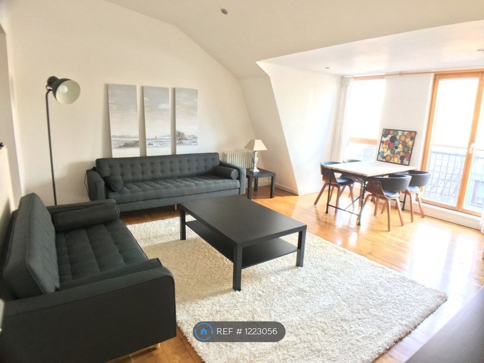 Property photo 1 of 7 Lounge And Juliet Balcony