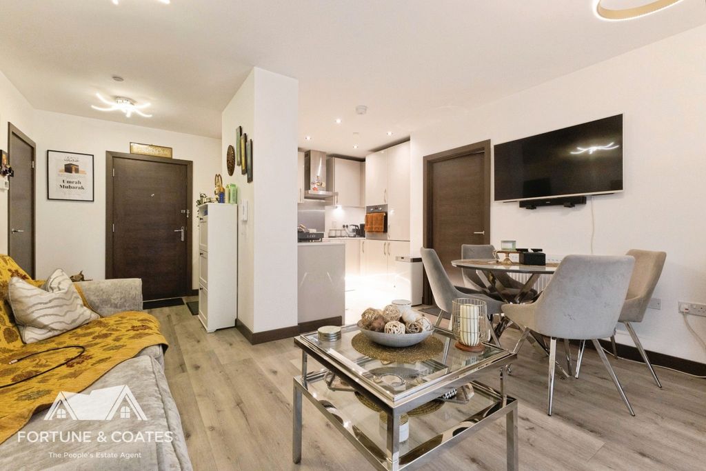 Property photo 2 of 13 Pbox-Img.Jpg