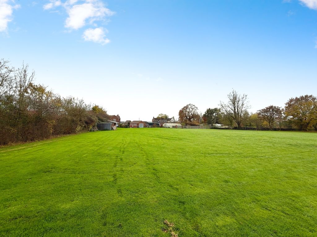 Property photo 3 of 32