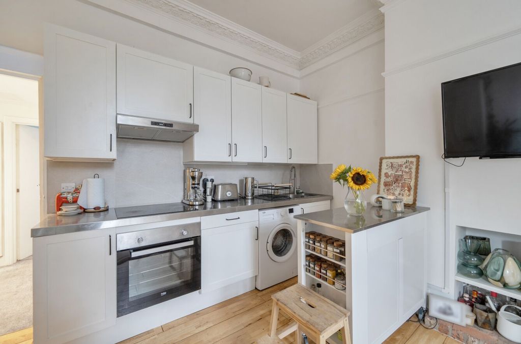 Property photo 3 of 13 Kitchen