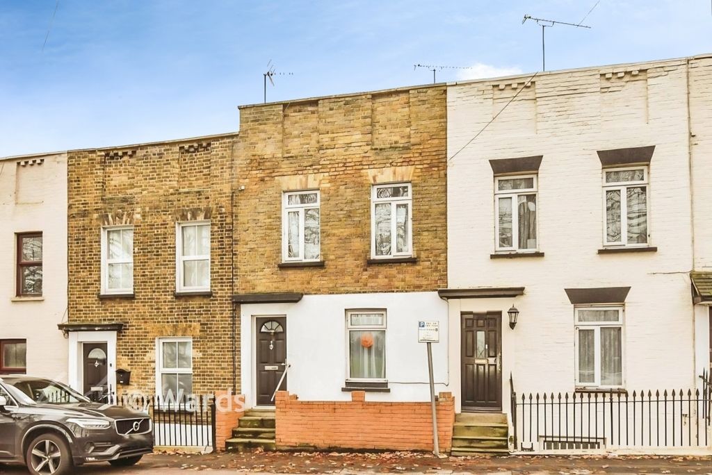 Property photo 1 of 11 Marlborough Front