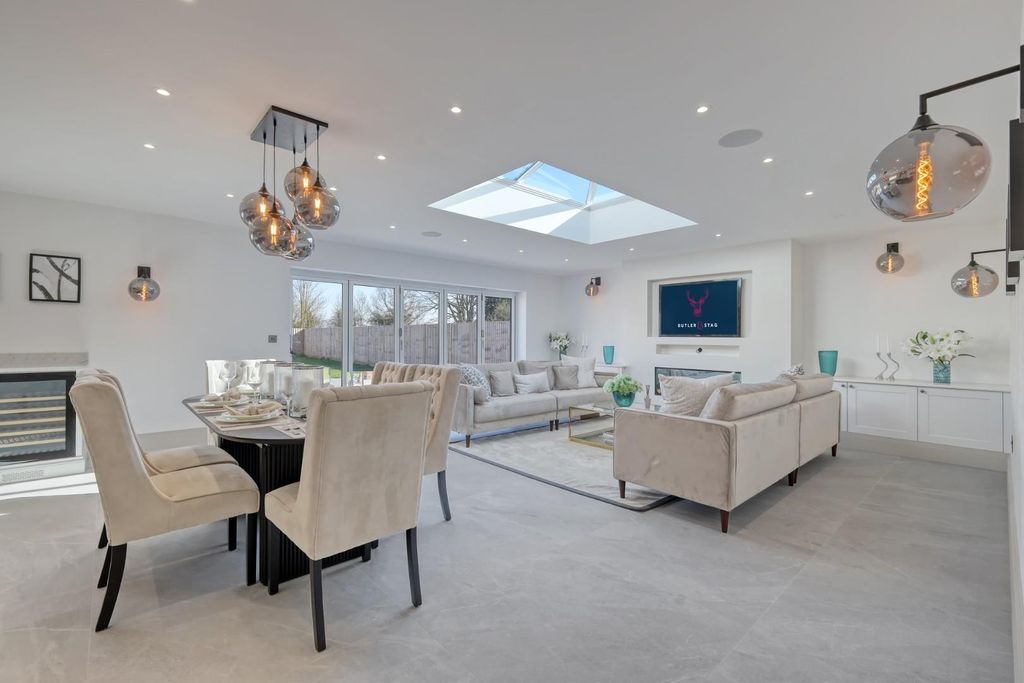 Property photo 2 of 38