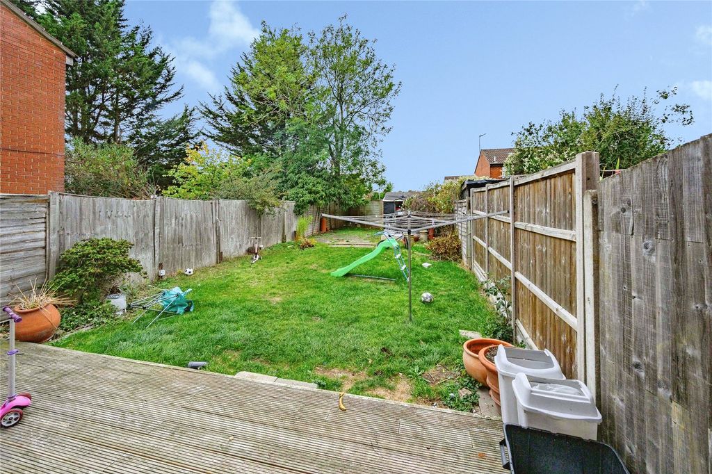 Property photo 2 of 9 Garden