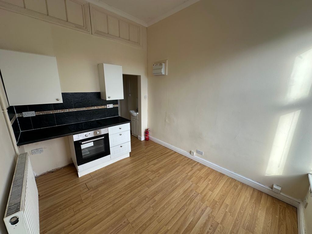 Property photo 2 of 3 Living Room