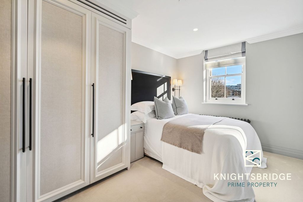 Additional image 11 of 6 bed property to rentChester Square, London SW1W