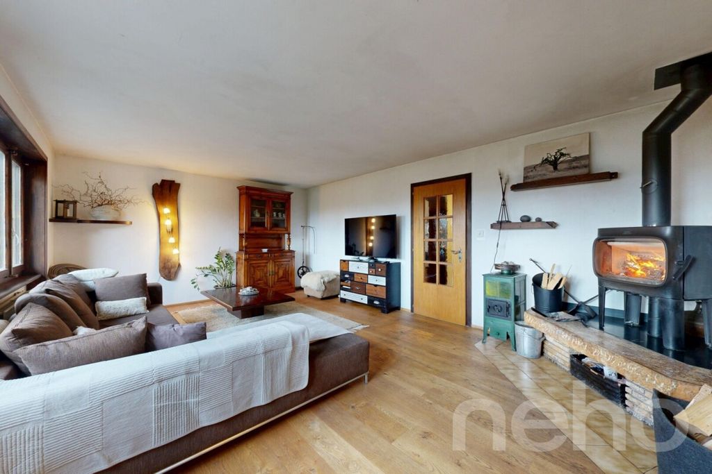 Property photo 3 of 12