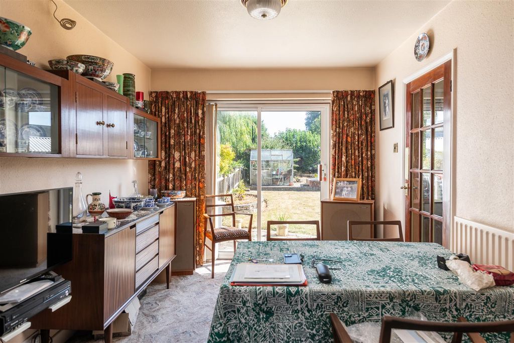 Property photo 3 of 20 36 Green Lane New-10.Jpg