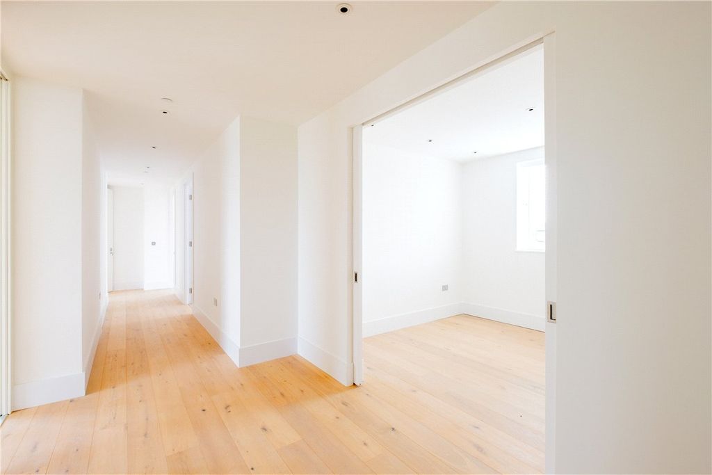 Property photo 3 of 16 Picture No. 7