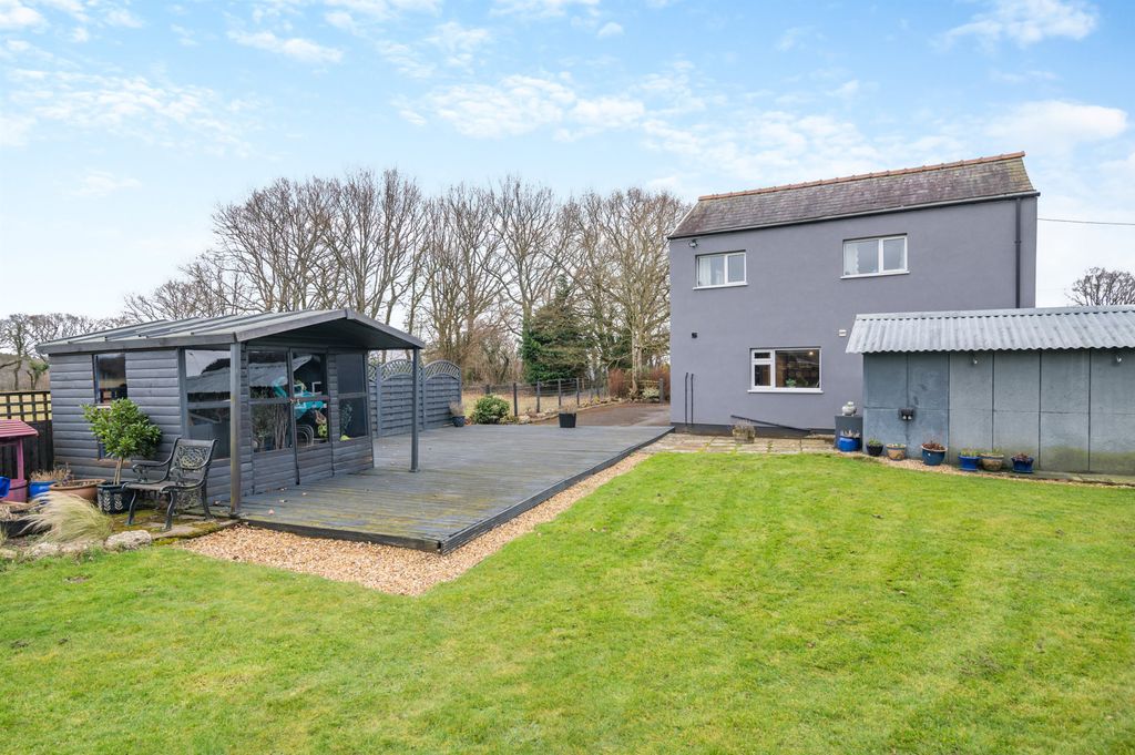 Property photo 2 of 35