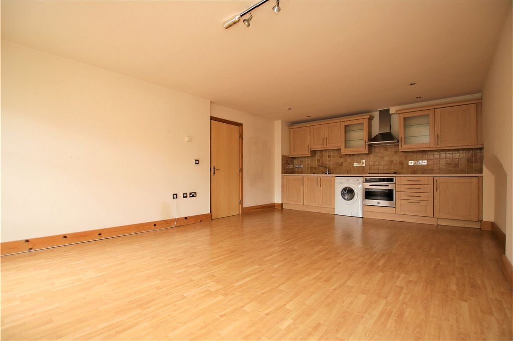 Property photo 3 of 9 Picture No. 09