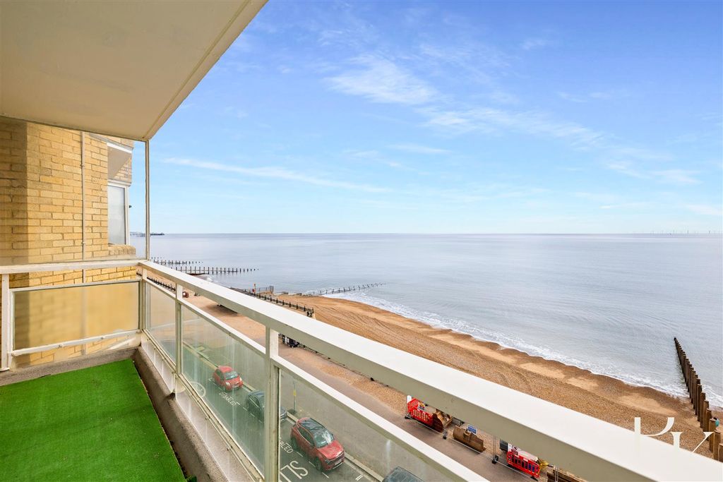 Property photo 3 of 18 Balcony