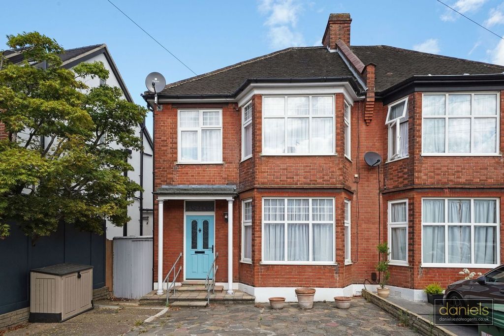 Property photo 2 of 17
