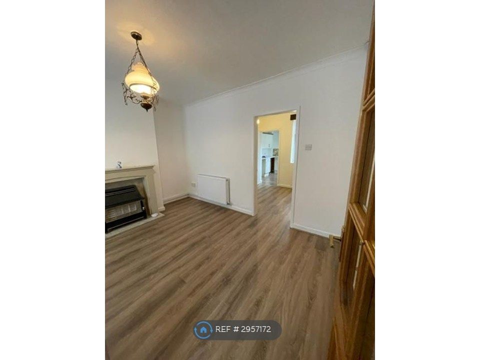 Property photo 3 of 16 Front Lounge