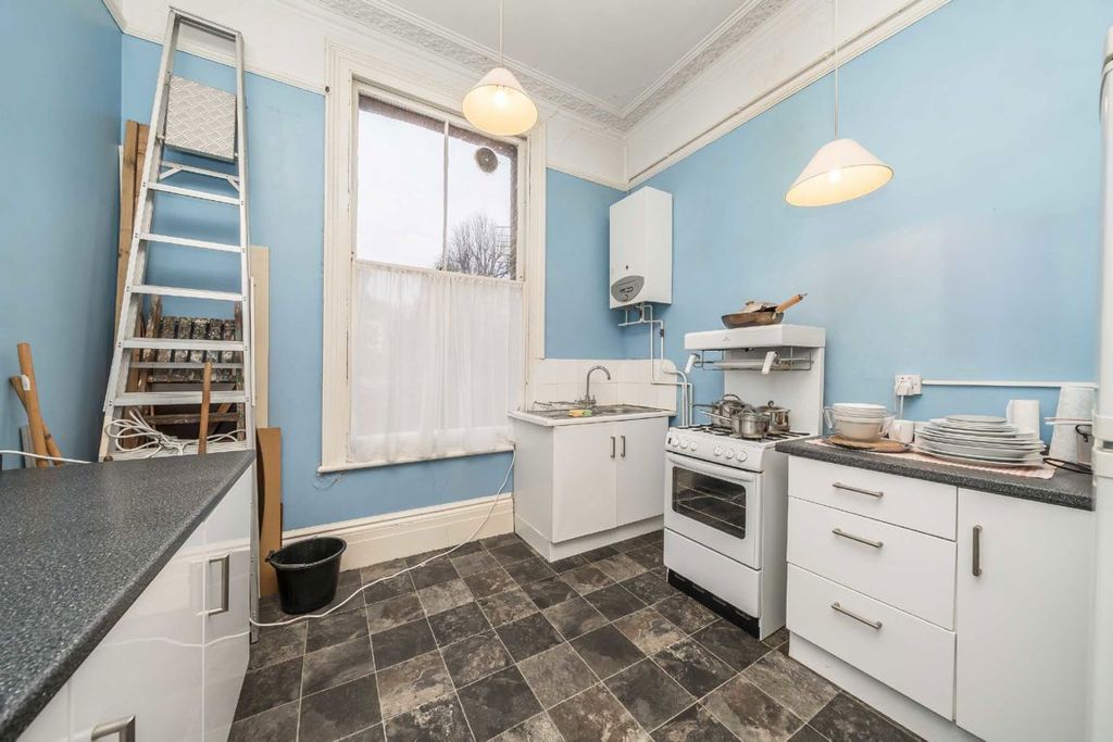Property photo 3 of 4