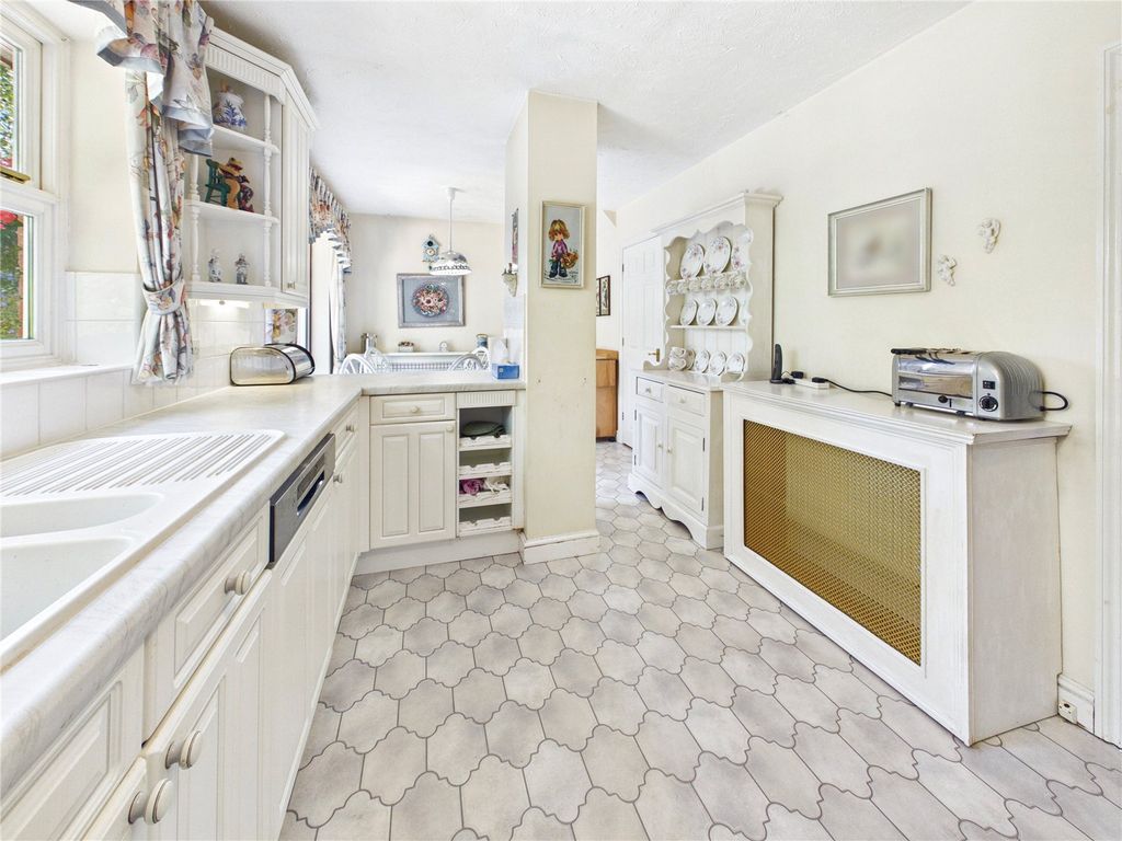 Property photo 2 of 22 Kitchen