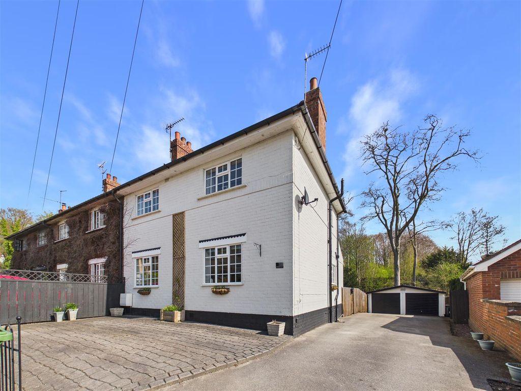 Property photo 1 of 20 Woodgates Lane - Main Image