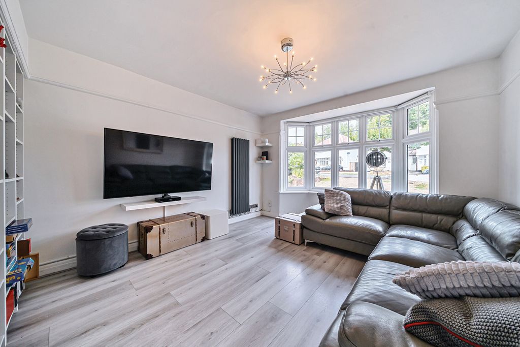 Property photo 2 of 18 1332753-17-688B76...