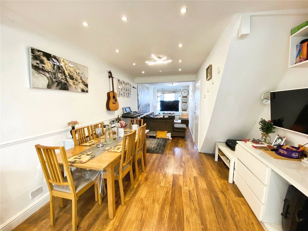 Property photo 2 of 19 Picture No. 04