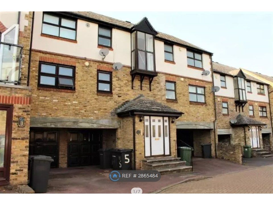 Property photo 1 of 5