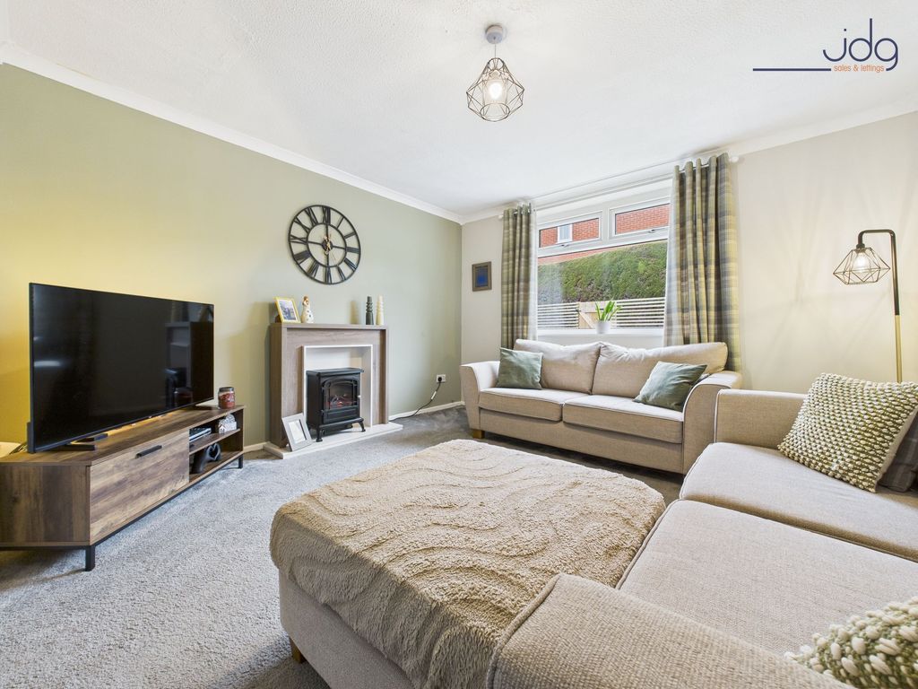 Property photo 2 of 12 Living Room