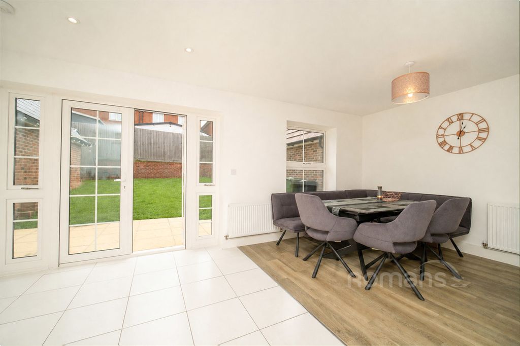 Property photo 3 of 15 Pbox-Img.Jpg