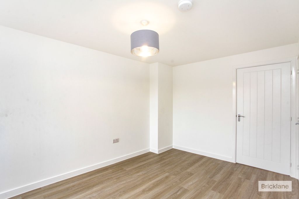 Property photo 2 of 14 Image