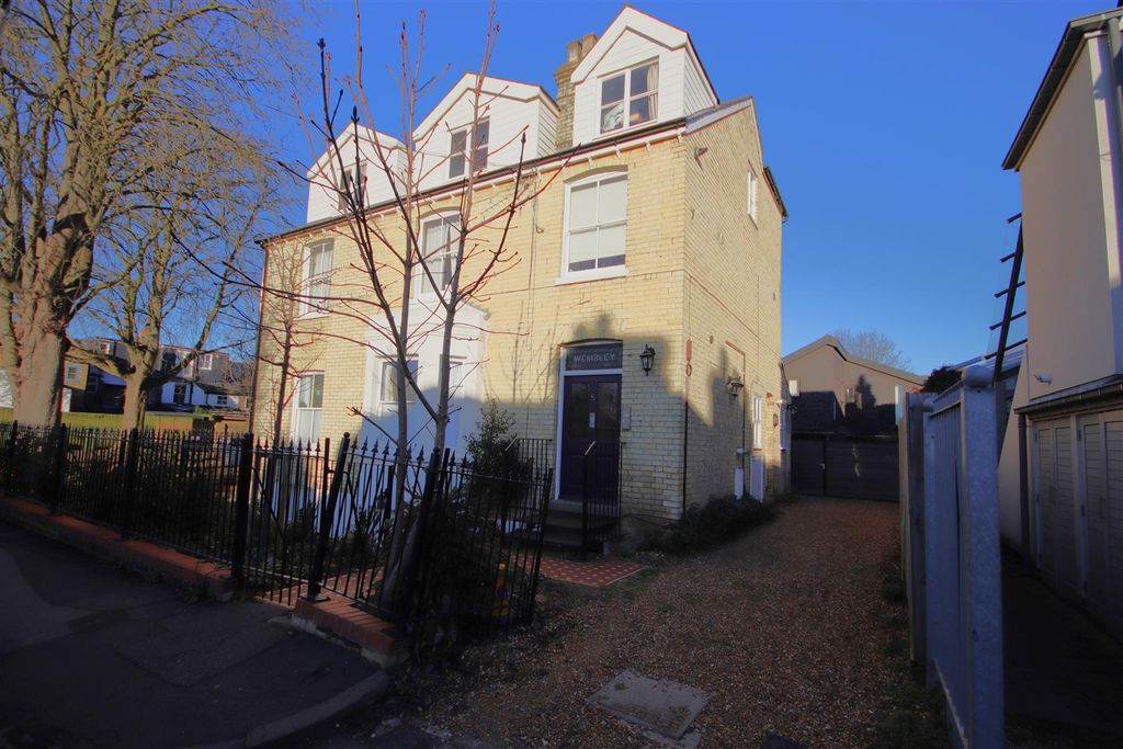 Property photo 1 of 8 Img_1437.Jpg