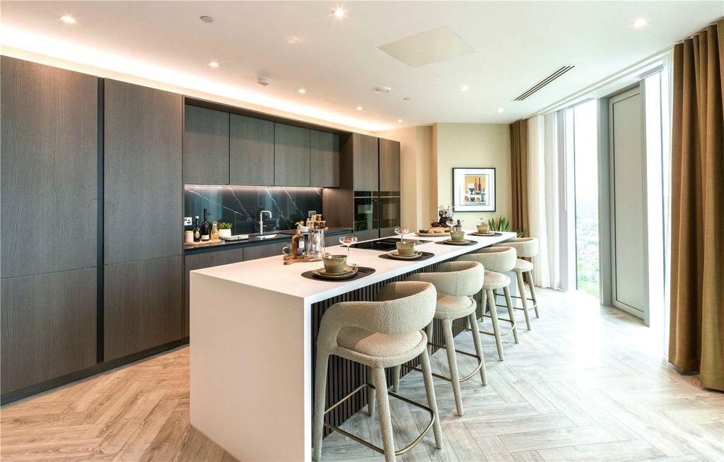 Property photo 3 of 30 Kitchen