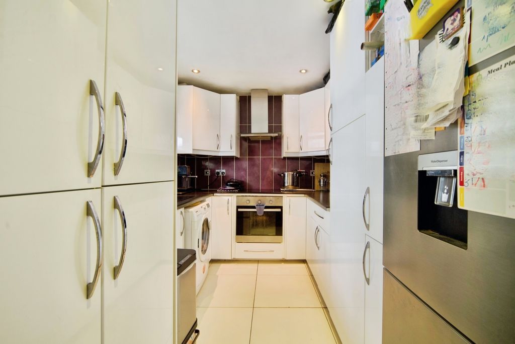 Property photo 2 of 17 Photo