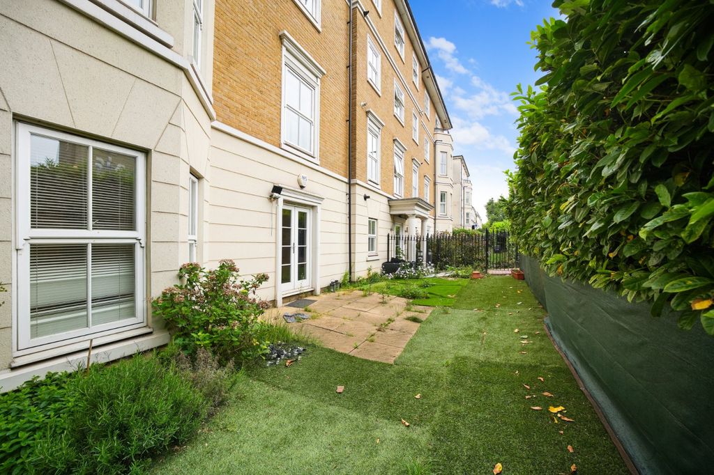 Property photo 3 of 12