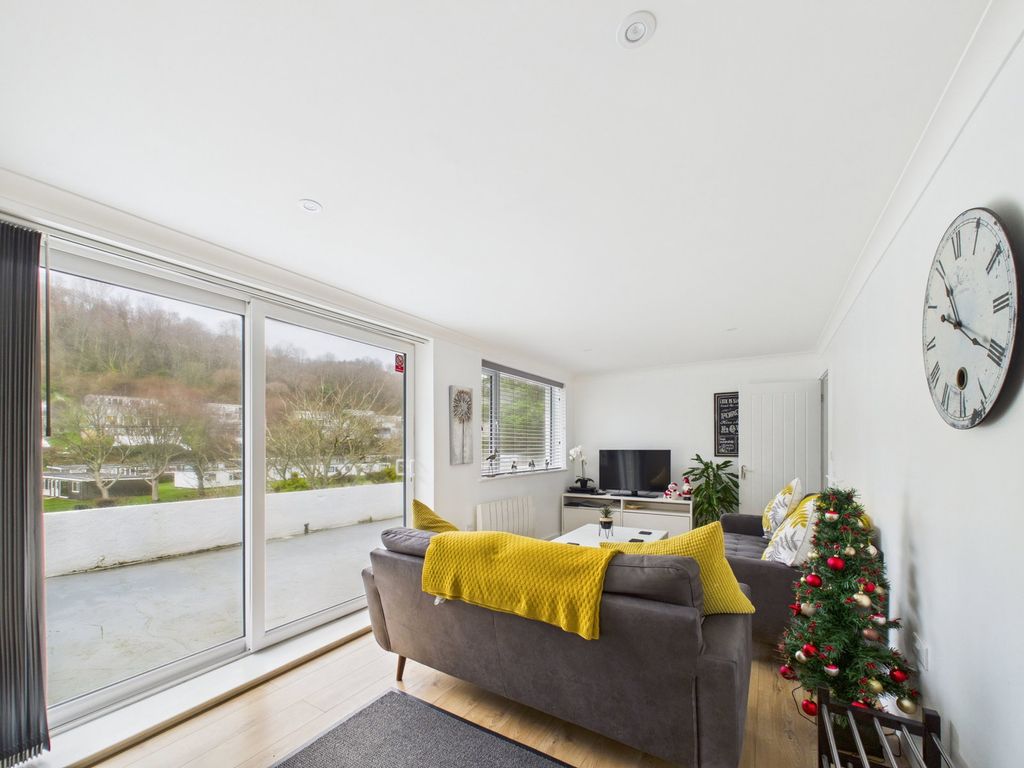 Additional image 4 of 3 bed flat for saleMillendreth, Looe (Quote Ref. Pm0522) PL13