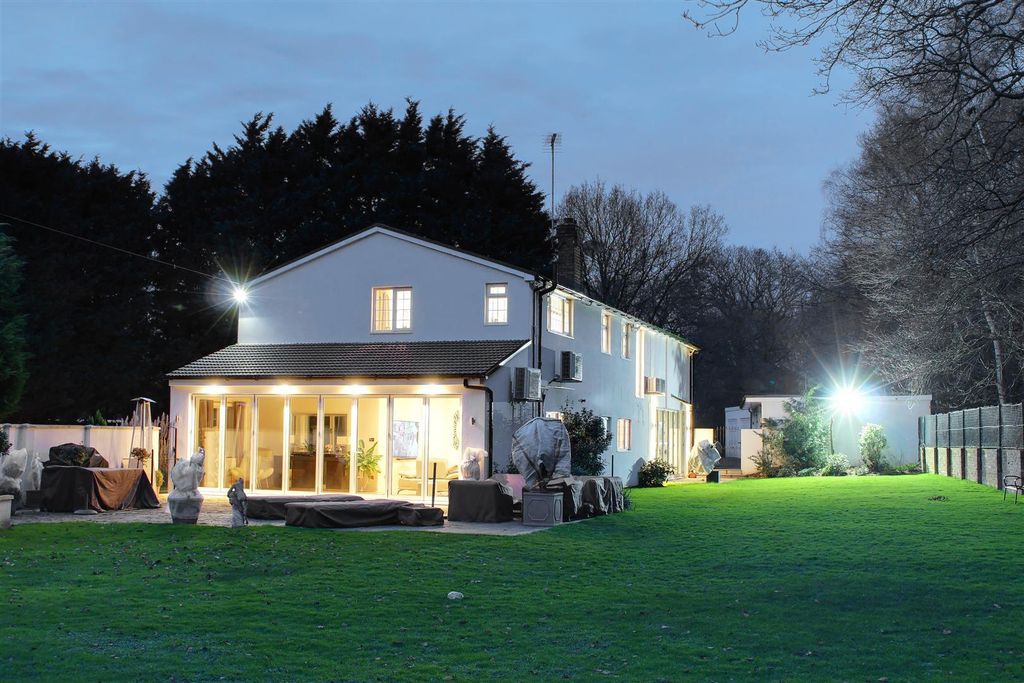 Additional image 17 of 5 bed detached house for saleDixons Hill Close, North Mymms AL9