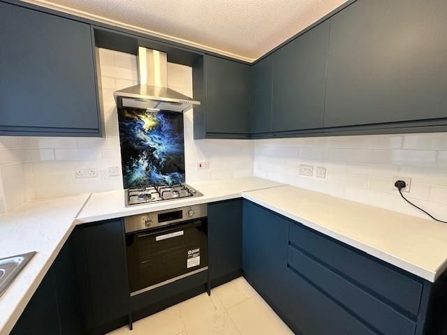 Property photo 1 of 11 Kitchen