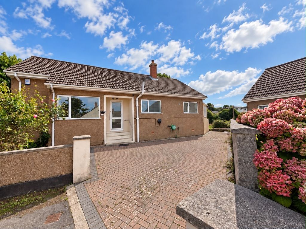 Property photo 1 of 19 Front Garden: