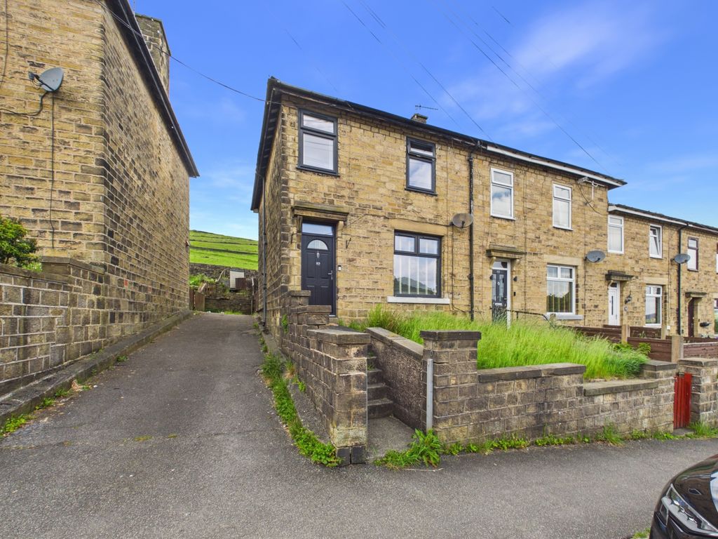 Property photo 1 of 17 Cam02637G0-Pr0035-Still026