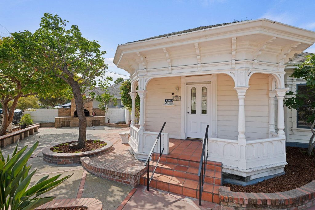 Property photo 3 of 10 <Alttext/>